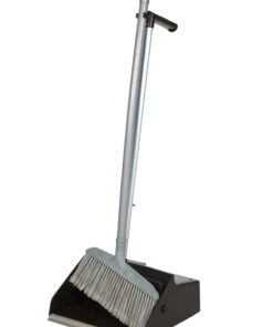 Deluxe Broom – Flagged – Wooden Handle